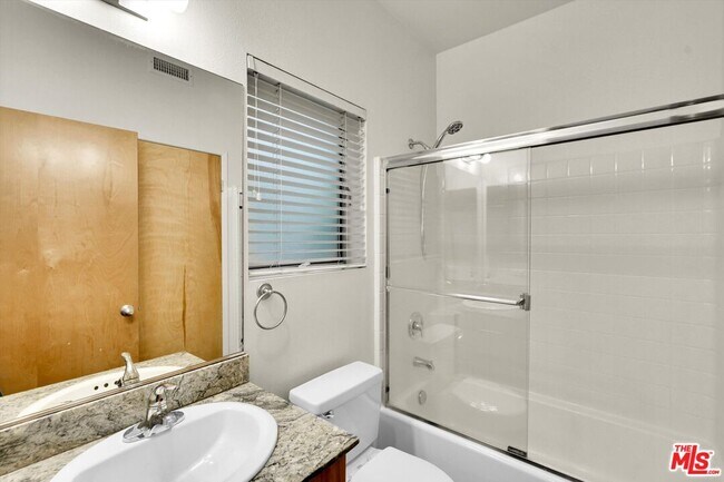 Building Photo - 11960 Iowa Ave