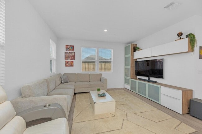 Building Photo - 20704 John Gill Dr