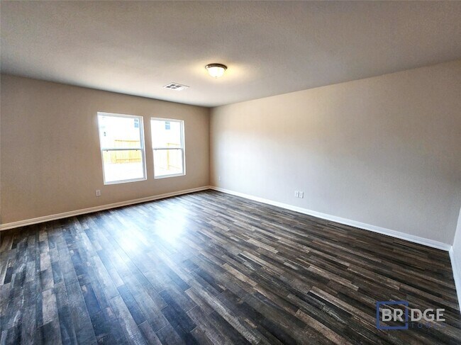 Building Photo - 10083 Cerritos dr
