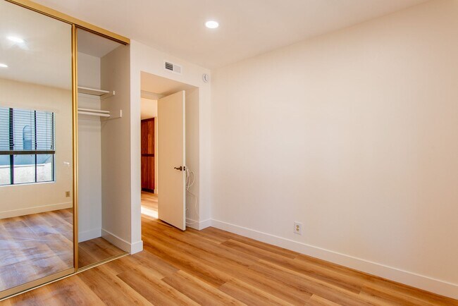Building Photo - 4478 Via Pasear