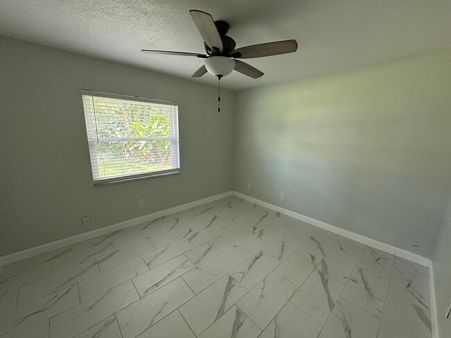 Building Photo - Fully remodeled 3/2 home for rent in the h...