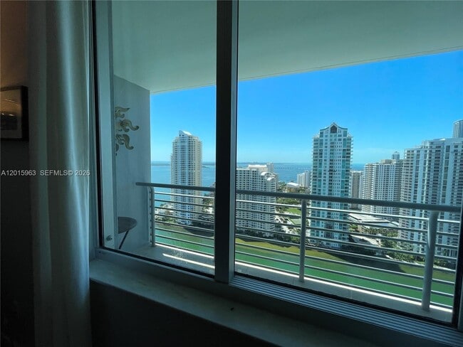 Building Photo - 335 S Biscayne Blvd
