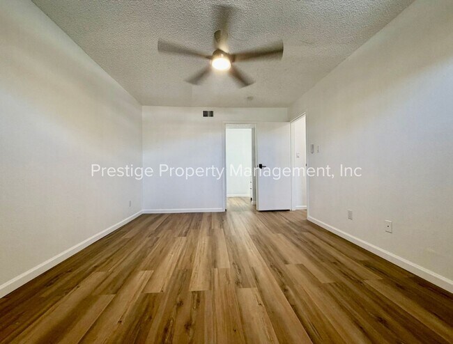 Building Photo - 6331 N Barcelona Ct