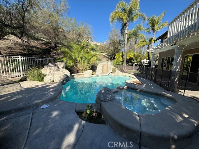 Building Photo - 23 Via Berrendo