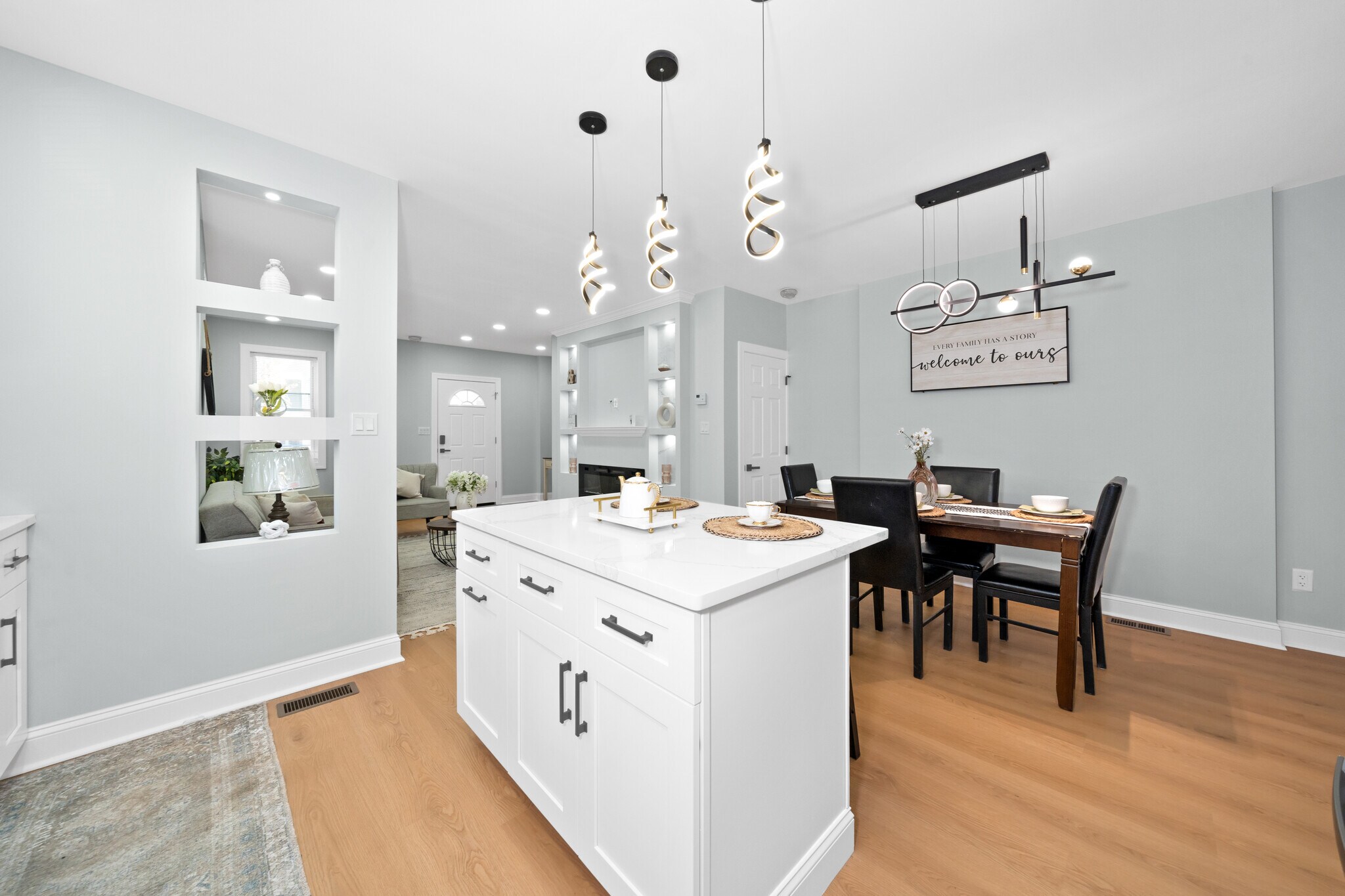 Building Photo - 504 W 26th St