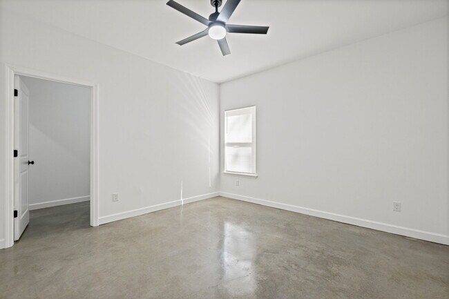 Building Photo - 5694 Myers Rd