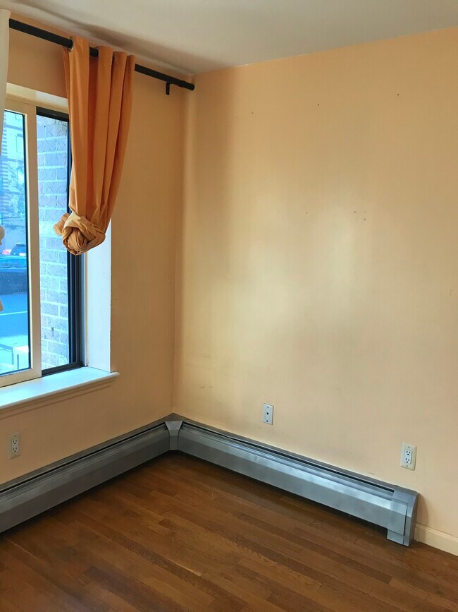 Building Photo - 3415 Guider Ave