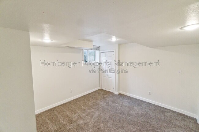 Building Photo - 11 E Rich Ave