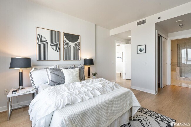 Building Photo - 501 Beale St