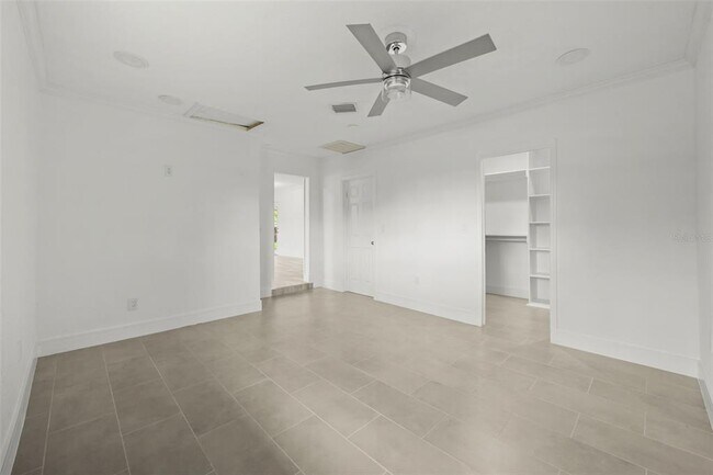 Building Photo - 5301 Venetian Blvd NE