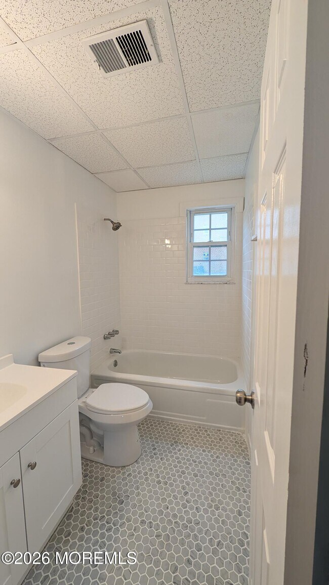 Building Photo - 226 Sawmill Rd