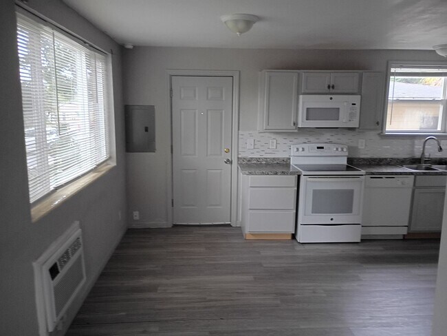 Building Photo - 5659 Ansley St