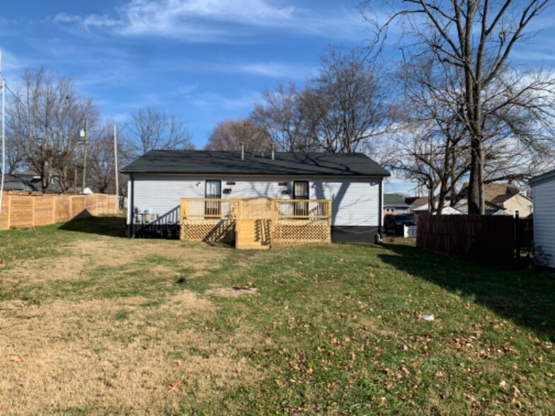 Building Photo - 728 Watt St