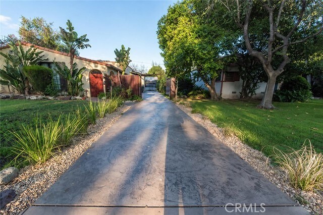 Building Photo - 5714 Cantaloupe Ave