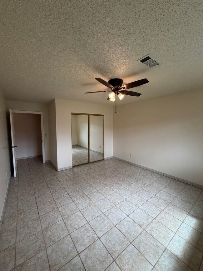 Building Photo - Hard to find 3 Bdrm, 2 Bath home in Harbor isles on the canal 2 miles to Sky Lakes Medical Ctr an...