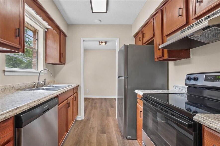 Building Photo - 5417 Quail Run E