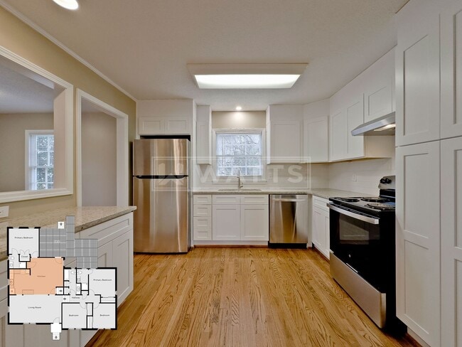 Building Photo - Great 4 Bedroom Split-Level Home in Heart of Hoover