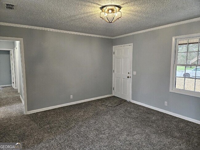 Building Photo - 1220 Poplar St