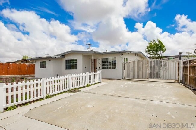 Building Photo - 6327 Newsome Dr