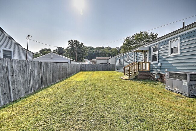 Building Photo - 2361 Hiwassee Dr