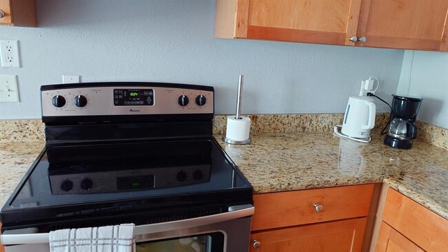 Building Photo - 3837 Pompano Dr SE