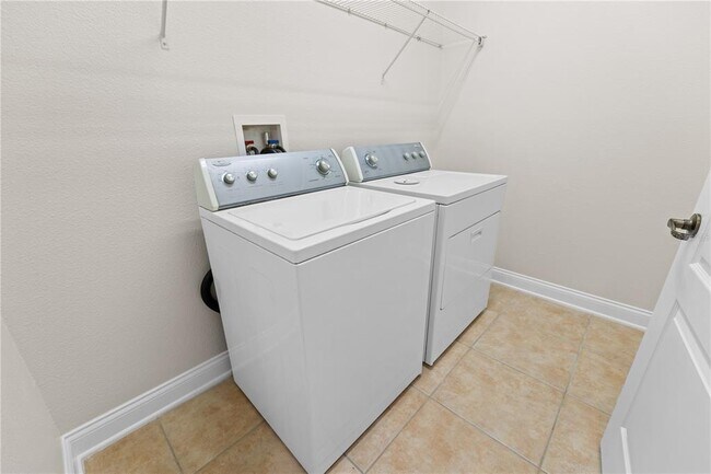 Building Photo - 7224 Halton Ct