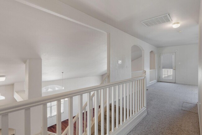 Building Photo - 7351 Sidewinder Dr NE