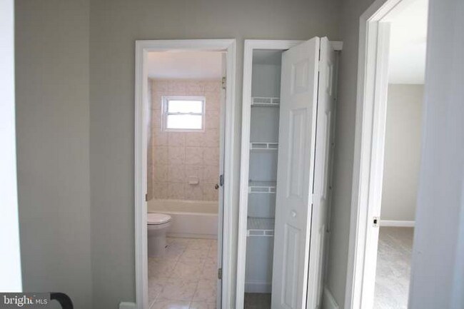 Building Photo - 2737 Iverson St