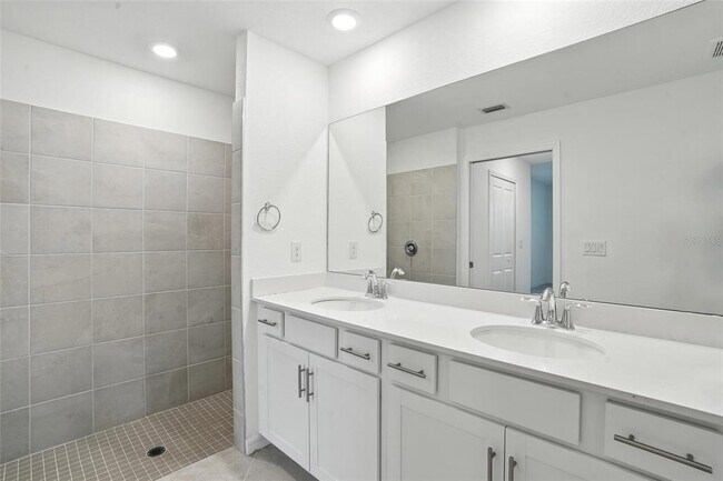 Building Photo - 14281 Heritage Landing Blvd