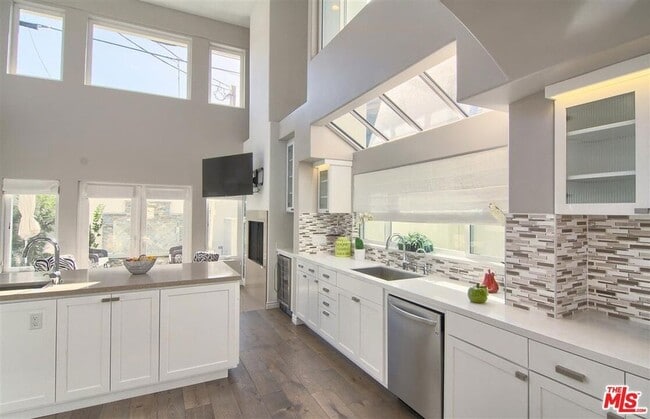 Building Photo - 2906 2nd St