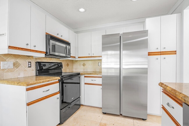 Building Photo - 1011 Siena Oaks Cir E