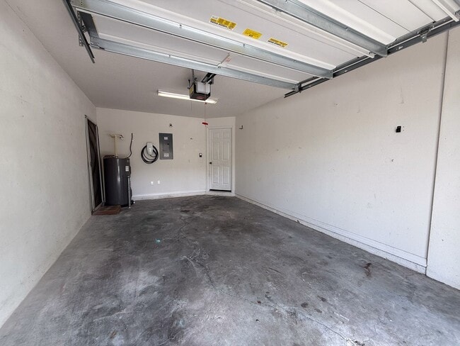 Building Photo - 2742 Birchcreek Dr