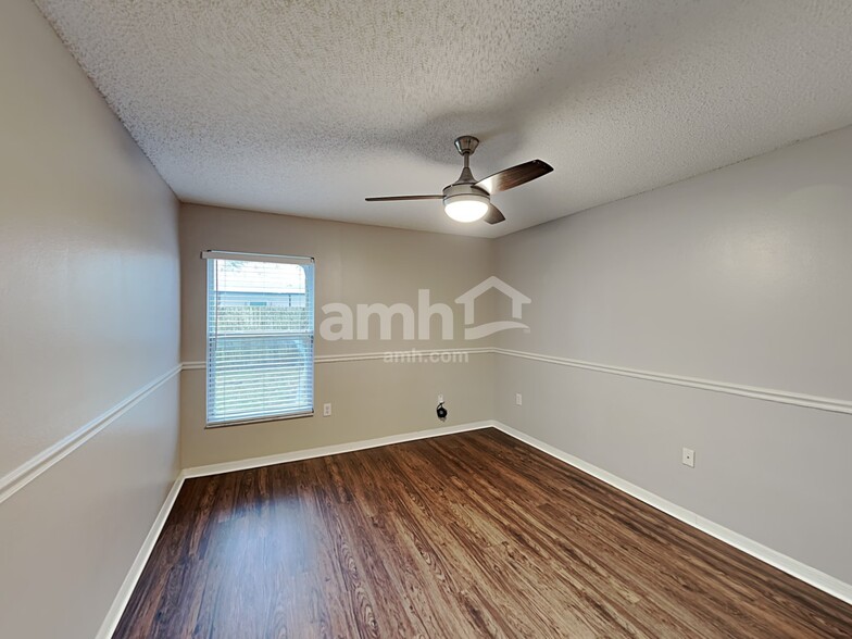 Building Photo - 1412 Old Millpond Rd