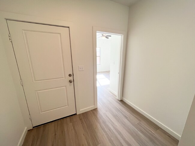 Building Photo - 5527 Itasca St