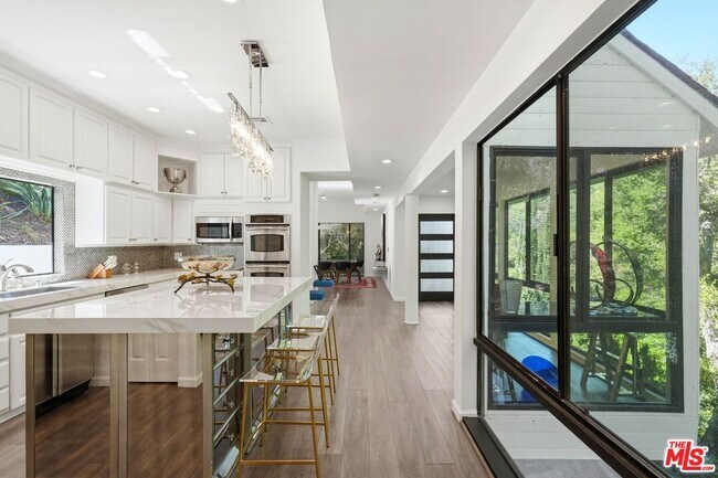 Building Photo - 2350 Benedict Canyon Drive