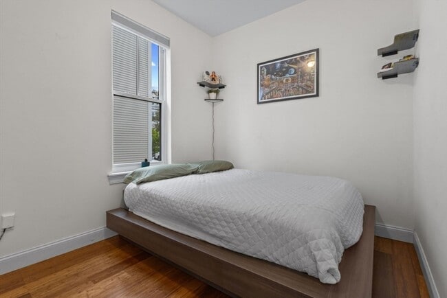 Building Photo - 44 W Eagle St