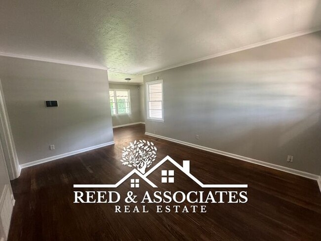 Building Photo - 4 Bedroom in Shelby Forest- Frayser