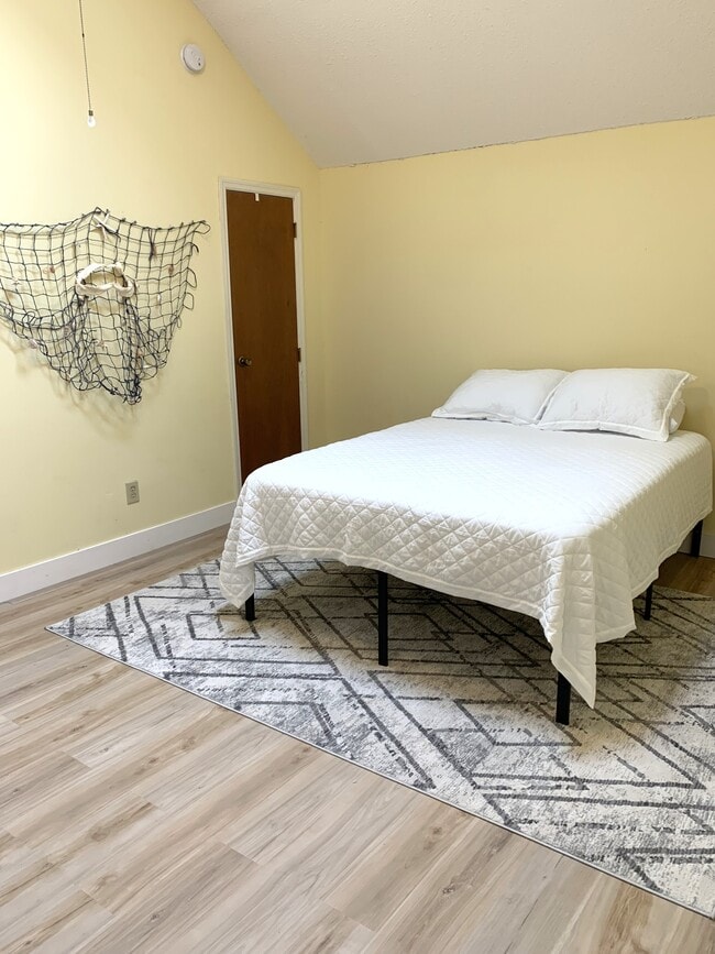 Building Photo - 3700 Golf Colony Ln