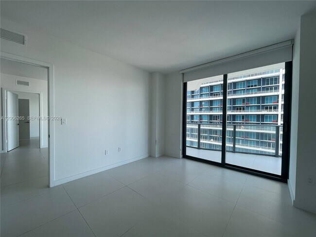 Building Photo - 1300 S Miami Ave