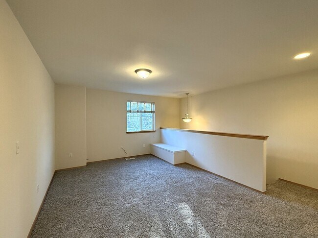 Building Photo - Newly Updated and Pet Friendly!