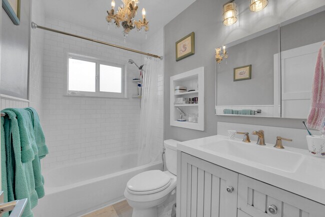 Building Photo - 1708 Sunset Isle Rd