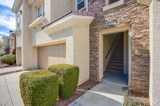 Building Photo - 10809 Garden Mist Dr