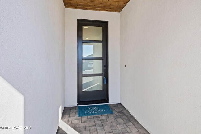 Building Photo - 5992 Finch Pl