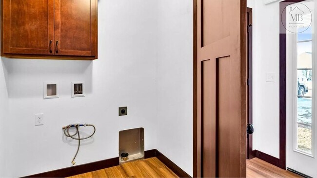 Building Photo - 837 Killarny Trail