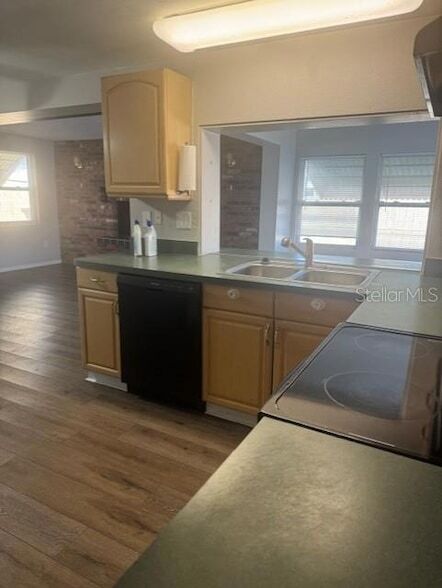 Building Photo - 3741 Kingsbury Dr