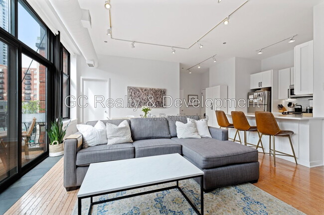 Building Photo - 333 W Hubbard St