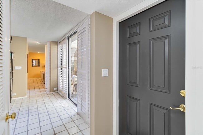 Building Photo - 761 Pine Run Dr