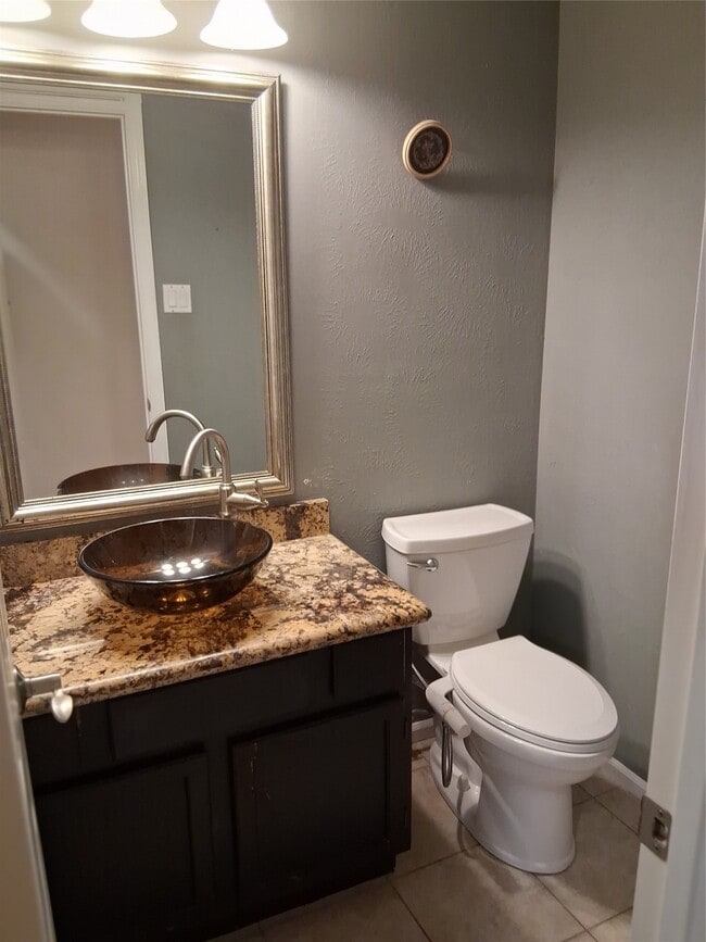 Building Photo - 17010 Poplar Hill St