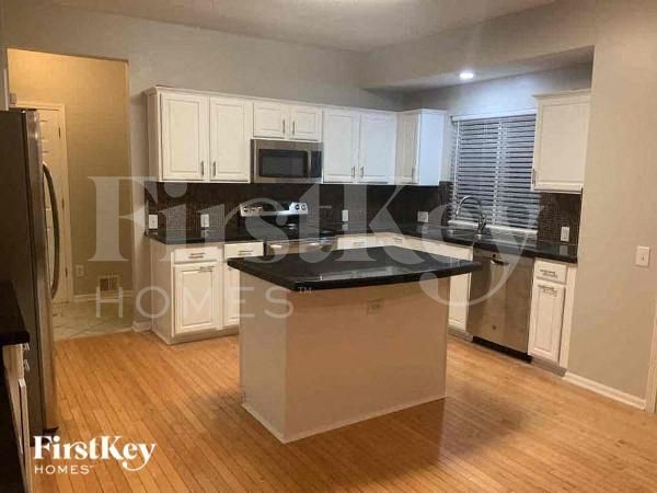 Building Photo - 914 NE 93rd Ct
