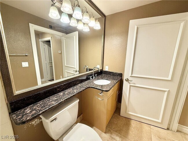 Building Photo - 220 E Flamingo Rd